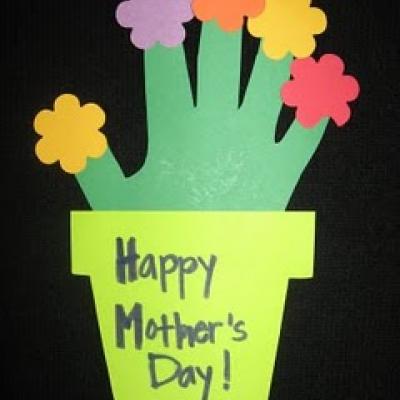 Mothers  Craft Ideas on Actually There Are Lots Of Mother S Day Crafts Here You Will